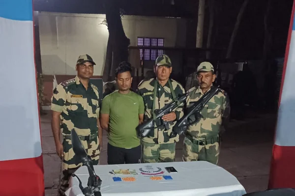 Smuggler Apprehended From Indo-Bangladesh Border